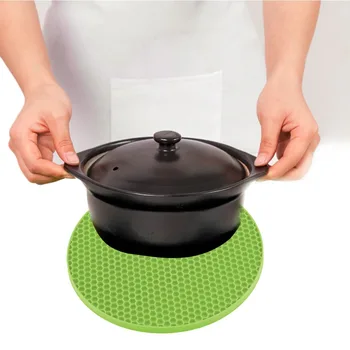 

18*18 cm Can Be Hung Durable Silicone Round Non-Slip Heat Resistant Mat Tableware Coaster Cushion 3 Colors Silicone Placemat