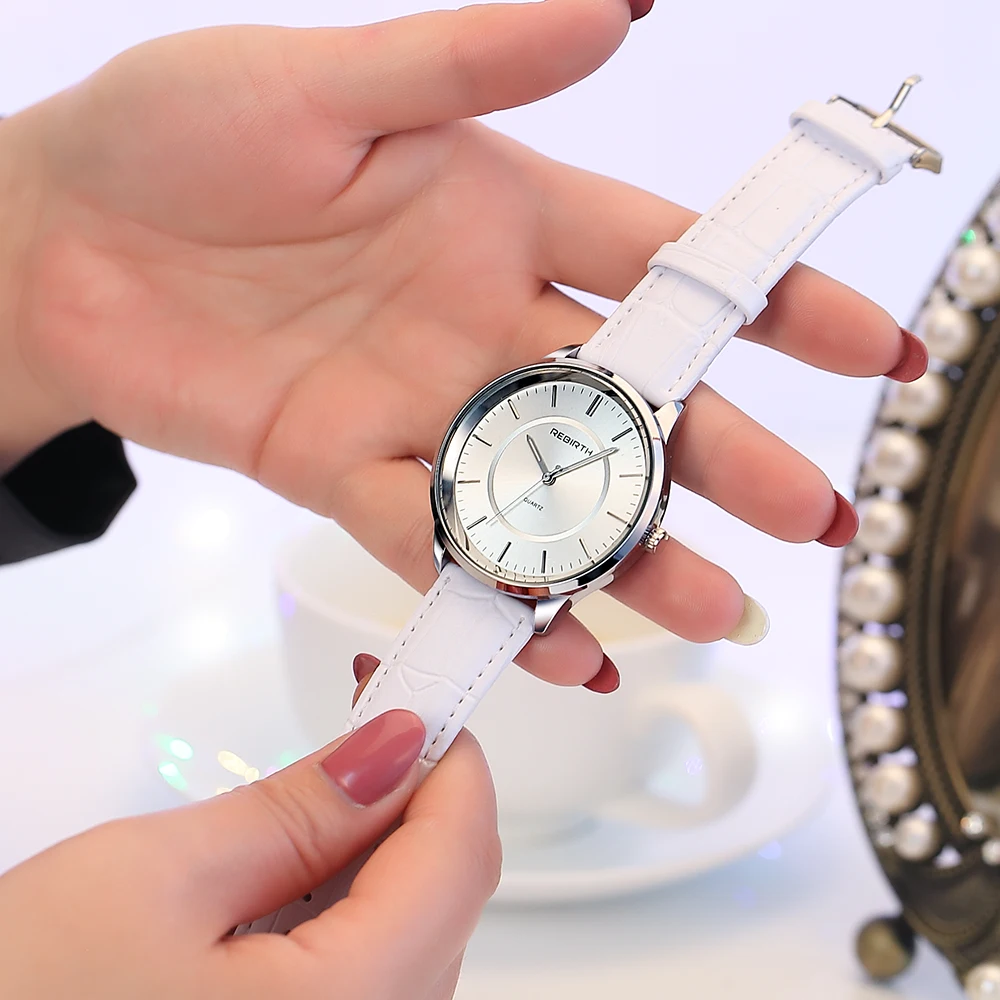 

2018 Women Fashion Casual Leather Strap Watch Simple Style small Luxury Elegant Analog Quartz Business Wristwatch
