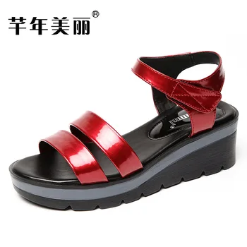 

2019 new wedge sandals female summer bright leather with casual thick bottom sponge cake 40-43 sandals