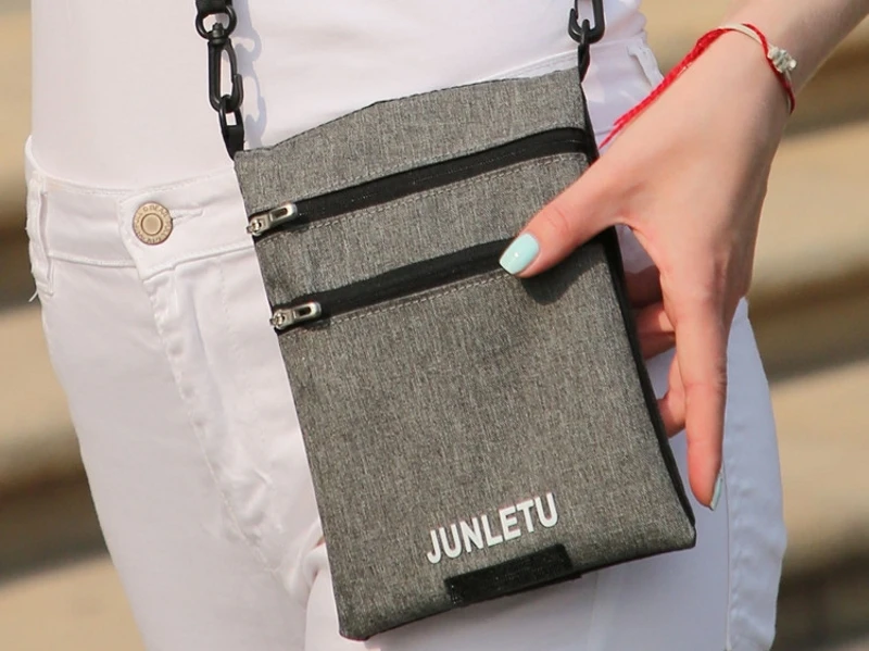 8989861551_2083373458_conew1