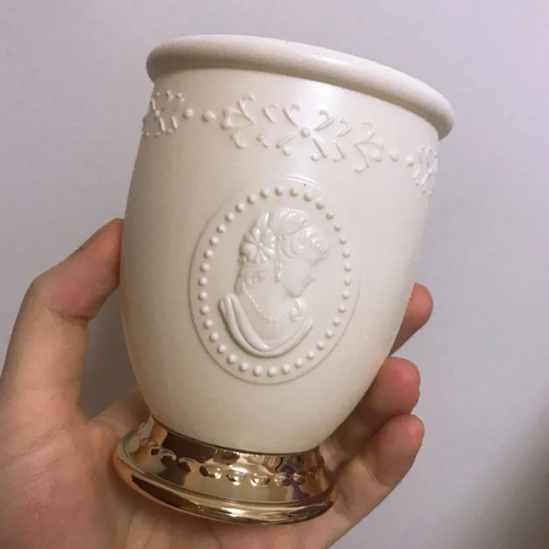 Exquisite Carved Portrait Cosmetic Storage Tube Pen Brush Makeup Bucket Desktop Office Articles Organizer Box Sundries Container