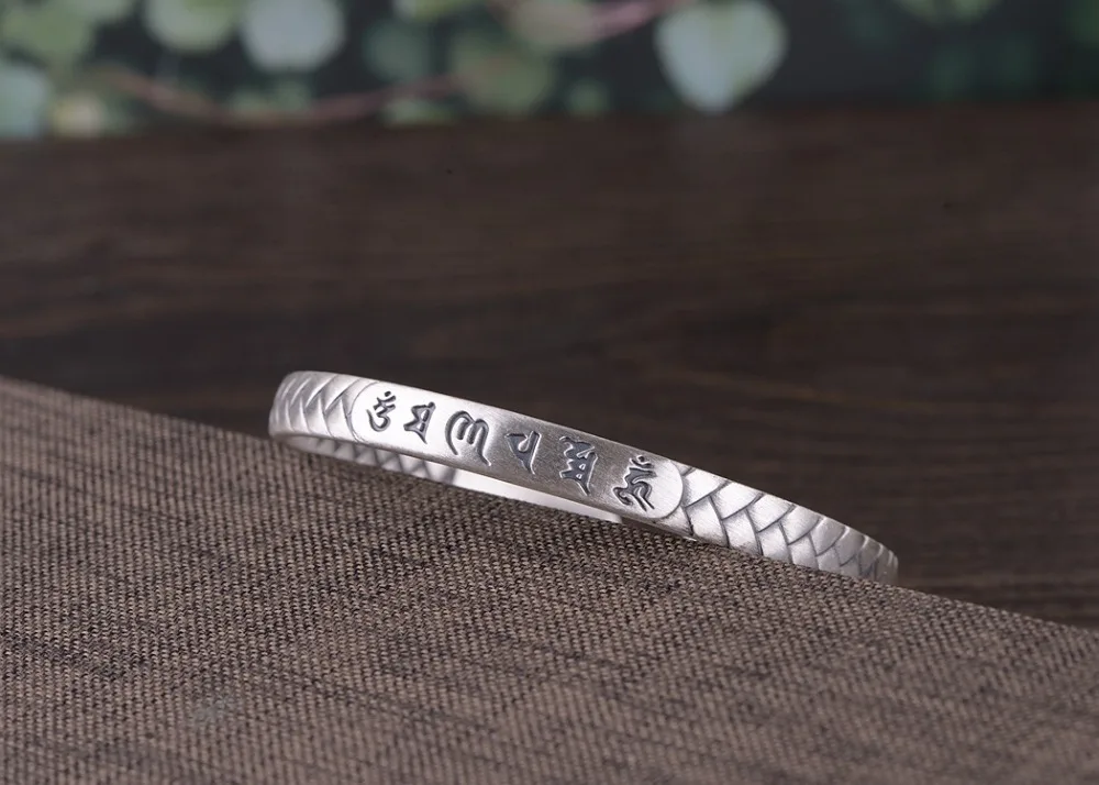 silver-bracelet010K