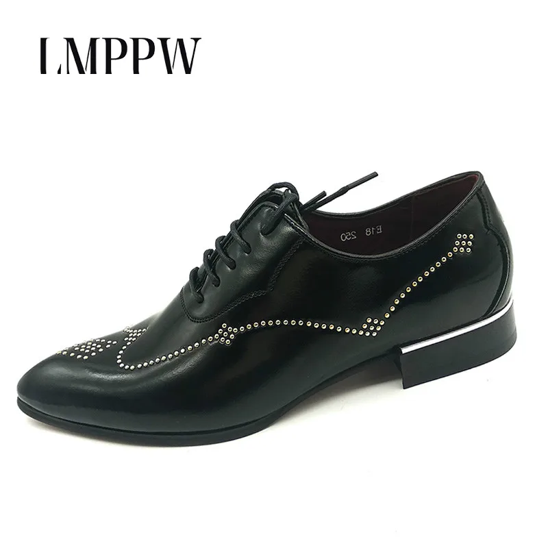 

Fashion Brand Rivet Men Shoes Genuine Leather Oxford Shoes British Style Pointed Toe Brogue Shoes Party Wedding Dress Shoes Red