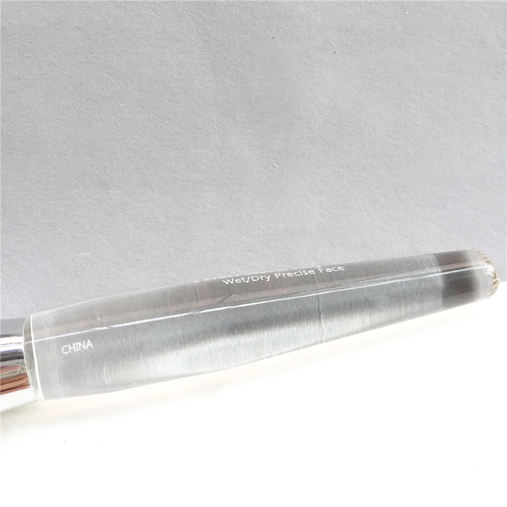 Trish McEvoy WET DRY EVEN SKIN FACE BRUSH _ 6