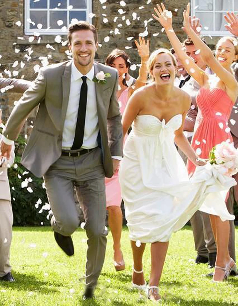 

Custom Made Men Tuxedos Peaked Lapel Wedding Suits For Men Formal Groom Men Suits Two Buttons Groomsmen Suits (jacket+pants+tie)
