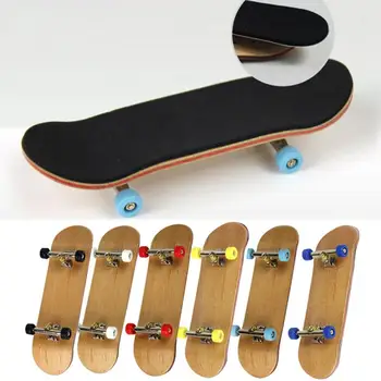 

2018 NEW HOT SALES PU Maple Wood Cute Party Favor Kids Children Mini Fingerboard Key Skate Boarding Toys