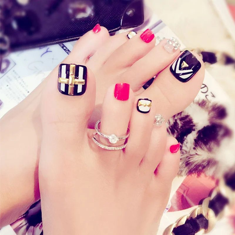 

2019 hot toe nails golden rectangle jewelry white stripes embellished toenails red black jump color nails J41