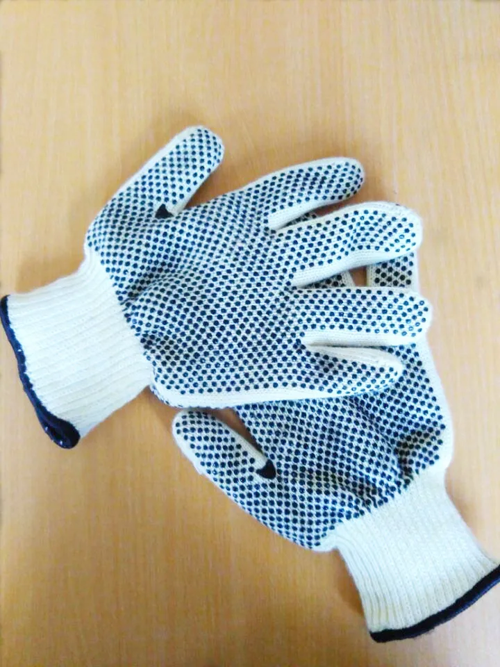 

LC black glue  heat resistant glove ,BBQ glove ,oven glove,white aramid  and yellow  932F