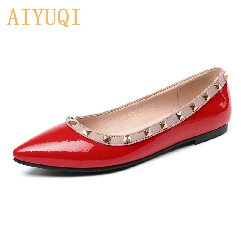 

Women's wedding shoes 2019 spring new genuine leather women's flat shoes, plus size 41 42 fashion red rivet pointed shoes women