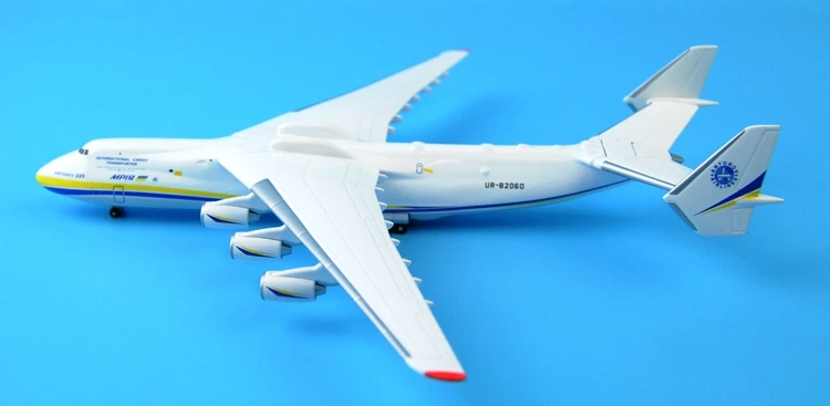 Новинка: Herpa 562287 UR-82060 Mriya 1:400 AN-225 Готовая модель