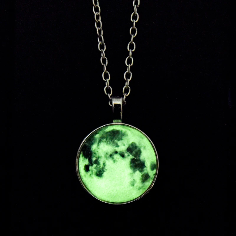 

2017 Glowing Galaxy Glow in the Dark Pendant Outer Space Stars Necklace Round Geometric Magic Necklace