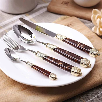 

European High-quality Stainless Steel Dinner Tools Fork Knife Dessert Scoop Gift Box Italy Western Food Dinnerware Set 4pcs