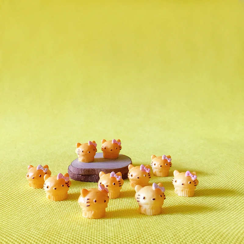 

10 artificial kitty cup cakes/muffin/miniatures food/cute/fairy garden gnome/doll house/figurine/doll house decor/diy supplies