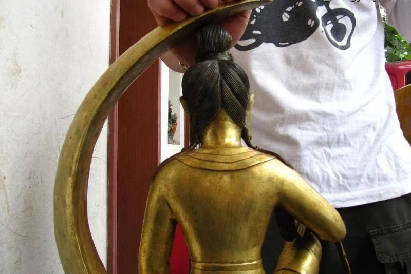 Китайская Бронзовая позолота Kwan-Yin Bodhisattva Sit Moon Ride on Carabao OX statuary