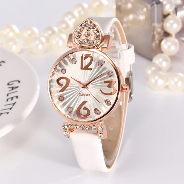 New Fashion Luxury Leather Bracelet Watch Heart Rhinestone Ladies Quartz Watch C New Fashion Luxury Leather Bracelet Watch Heart Rhinestone Ladies Quartz Watch C