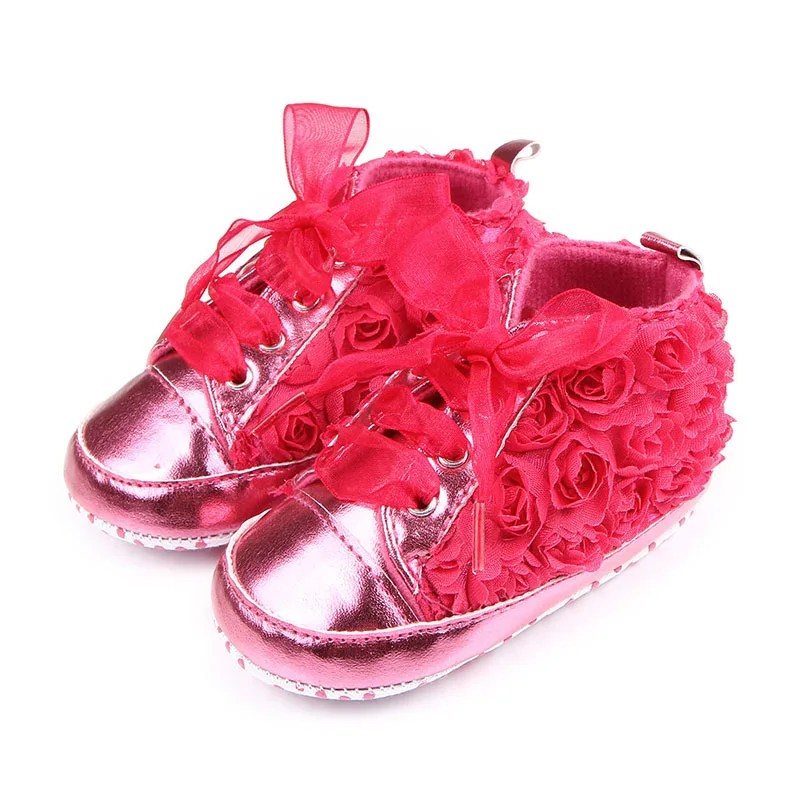 Красивая обувь из лакированной кожи с цветочным узором на шнуровке; дизайн в стиле Riband; мягкая подошва для маленьких девочек; Firsr Walker; обувь для детей 0-15 месяцев - Цвет: solid red