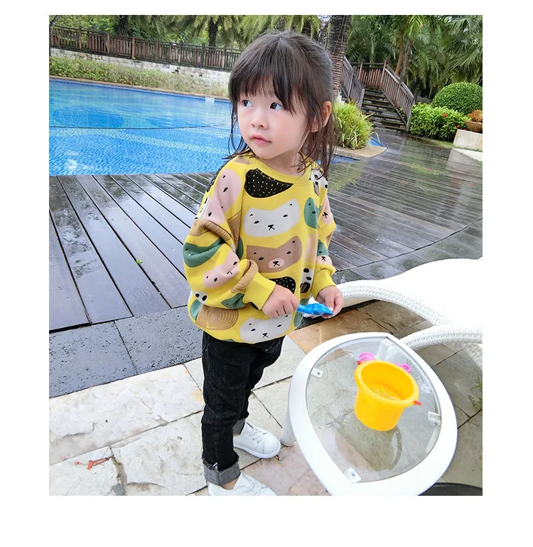 

2018 New Autumn Item Girl Cute Cartoon Long Sleeve Top Two Colors