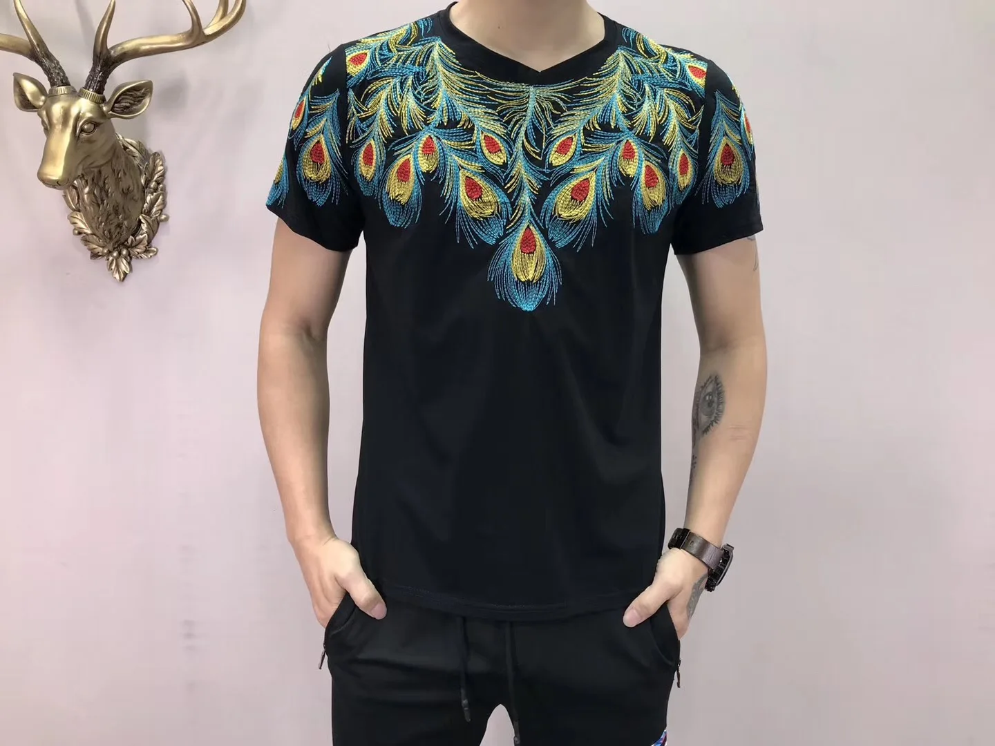 

Free shipping Tide Embroidered T Shirt Mens 100% Cotton NEW T-shirts peacock feather Short sleeve High Quality Boy Tshirt TOPS