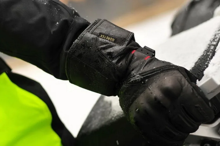 Revit Alaska Gore-Tex Winter Glove a3