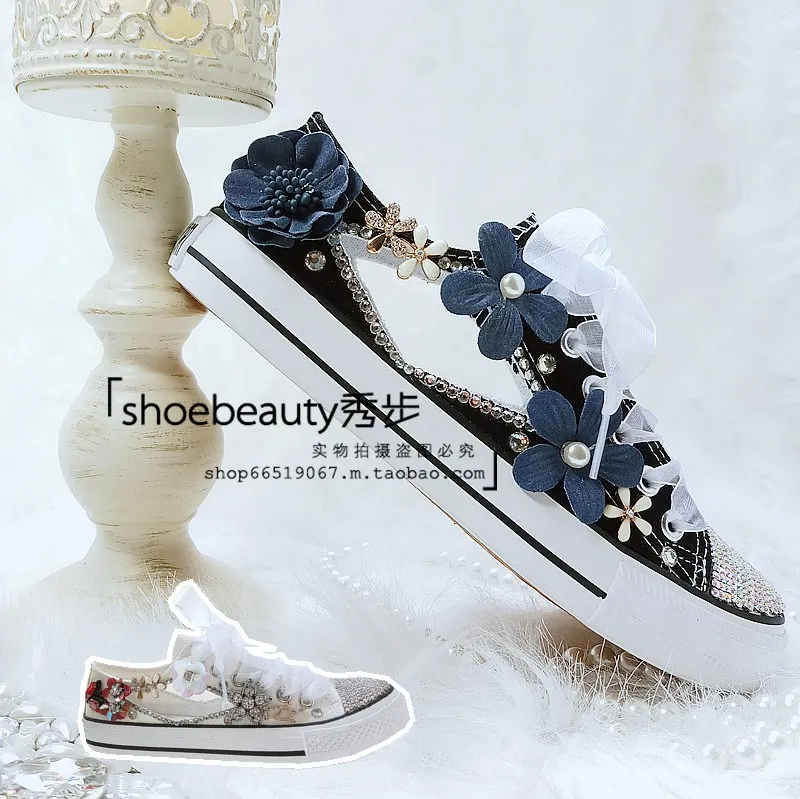 Парусиновая обувь; женские сандалии с вышитыми синими цветами; дышащая обувь на низком каблуке с вырезами и ремешками на плоской подошве; белые туфли; большие размеры
