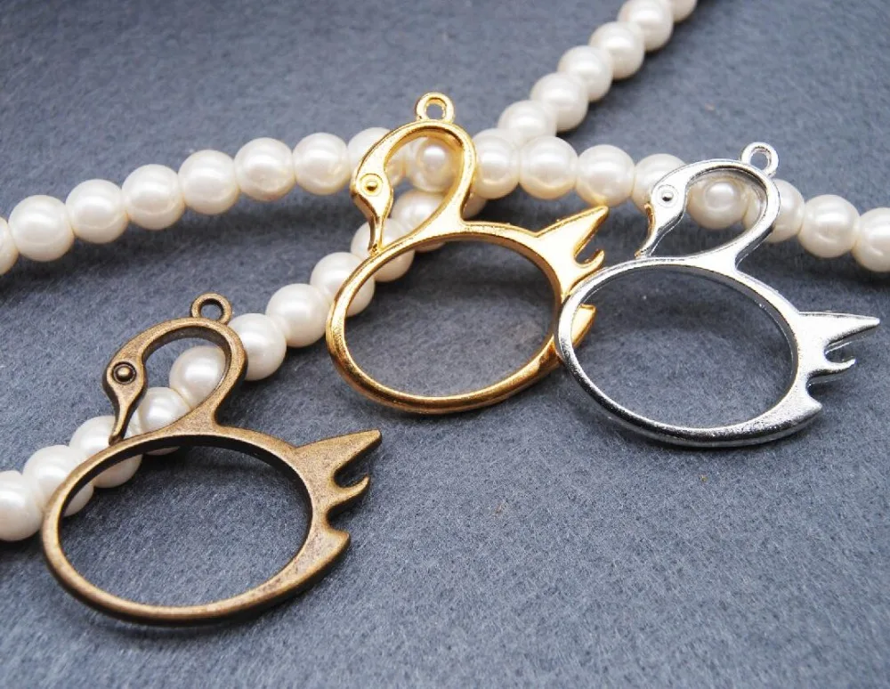 

Alloy Metal Frame Pendant Open Bezel Blank Setting Gold Charm Cabochon Setting Swan Design For UV Resin Jewelry Charm