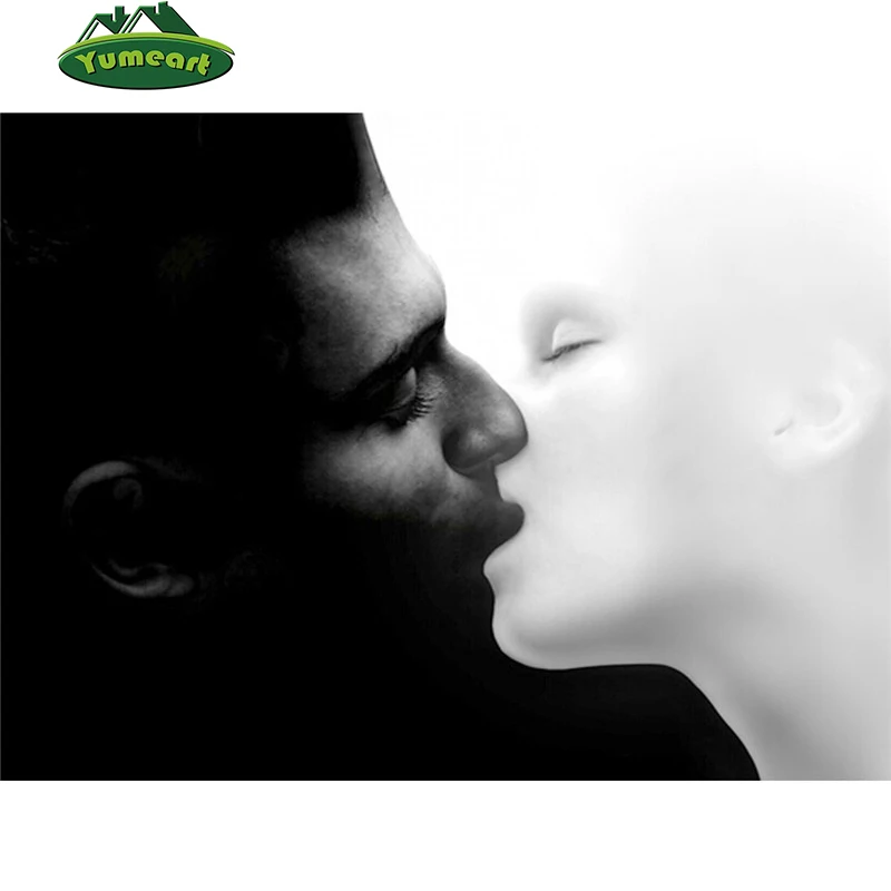 Erotic kiss image : plus de 440 photos de stock libres de droits proposées sous 