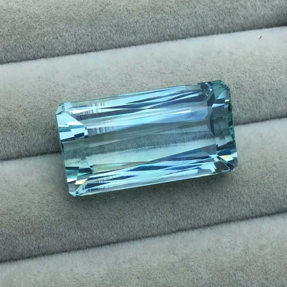 

Jewelry, 28.88 CT aquamarine, specifications: 23.5 x 12.6 x 10.8 mm, rectangular, fine cutting, perfect quality