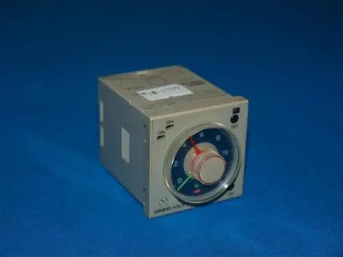 

DHL/EMS 5 LOTS OM-RON H3CR-F8 H3CRF8 Timer -A1