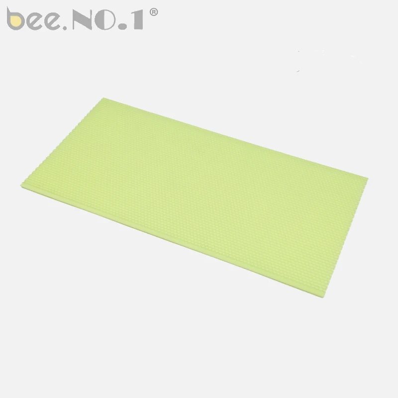 

BEE.NO.1 20 PCS Plastic Beeswax Foundation Sheet Comb Fundation Sheet Pure Beeswax Green Glab Sets