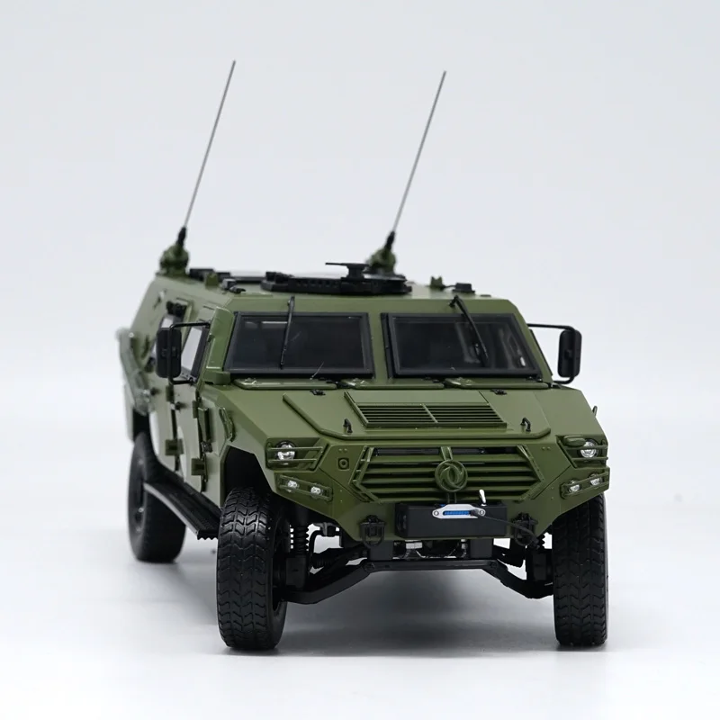 1:18 Dongfeng Warrior Внедорожный Бронированный автомобиль сплав модель автомобиля Металл Diecasts SUV игрушечный автомобиль