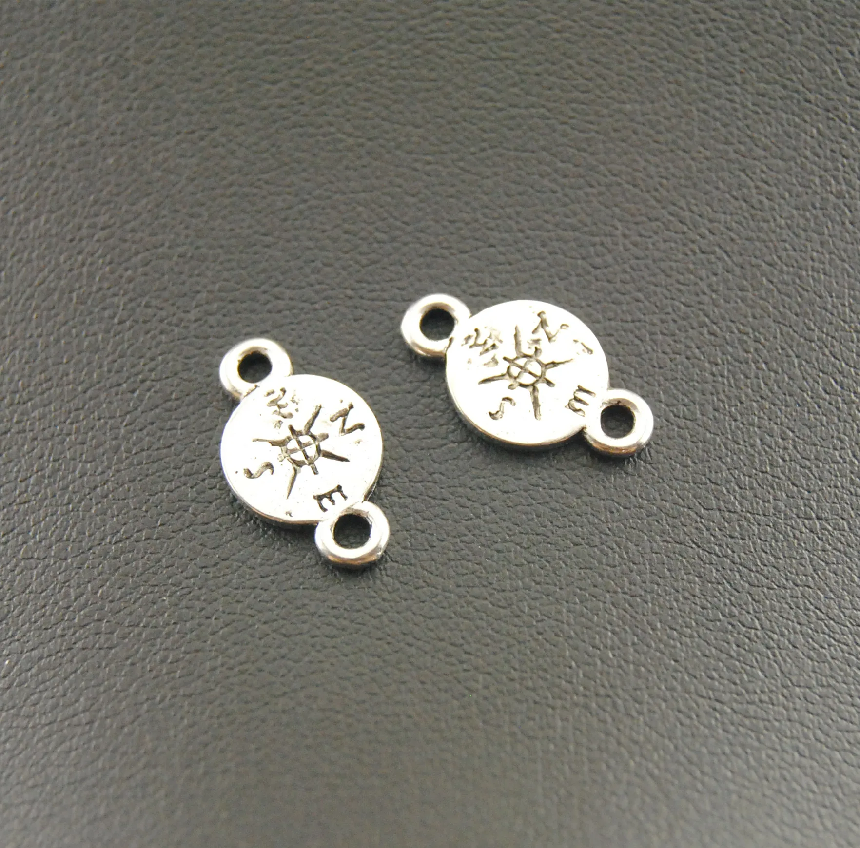 

30 pcs Silver Color Compass Charms Connector DIY Metal Bracelet Necklace Jewelry Findings A933