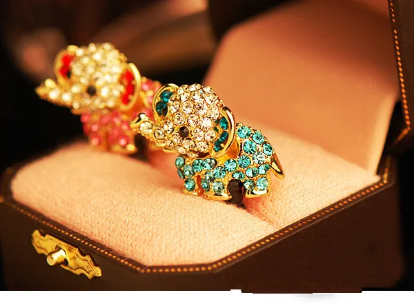

For Iphone For Samsung Cute Elephant With Diamond Dustproof Plug Caps Cell Phone Accessories 3.5mm Earphone Dust Plug Dachshund