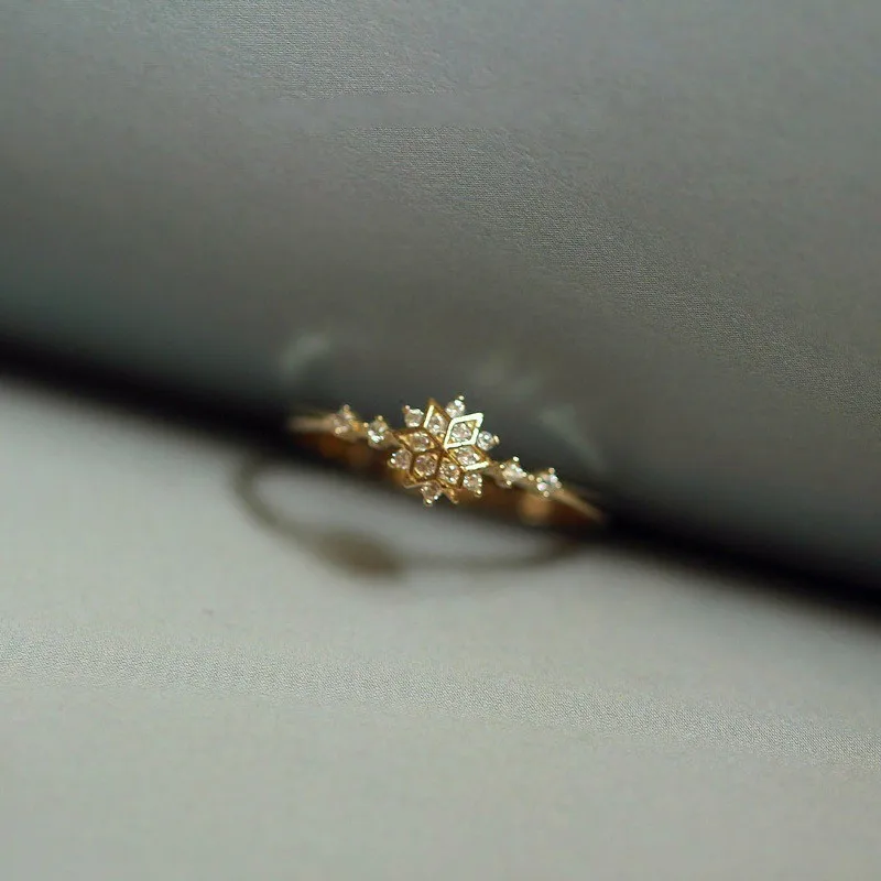 

Male Female White Snowflake Ring 2018 New Fashion Yellow Gold Filled Jewelry Vintage Wedding Rings For Men And Women