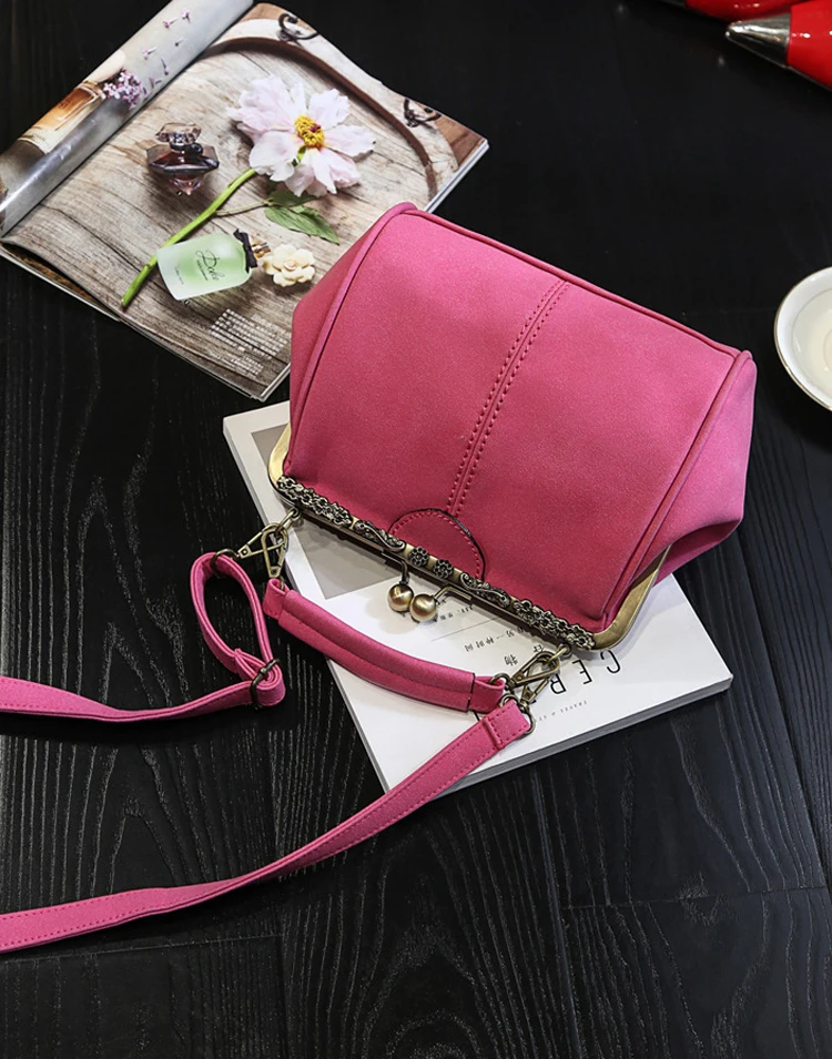 Women Shabby Chic  Shoulder Bag Lady Handmade Vintage Retro Chic Victorian Style Wedding Kiss Lock Handbag Bag (34)