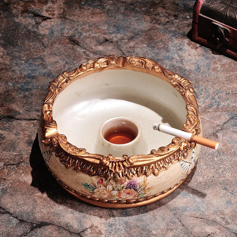 ^Cheap European large ashtray Home Furnishing decorative box office decoration man with a cigarette ashtray groove