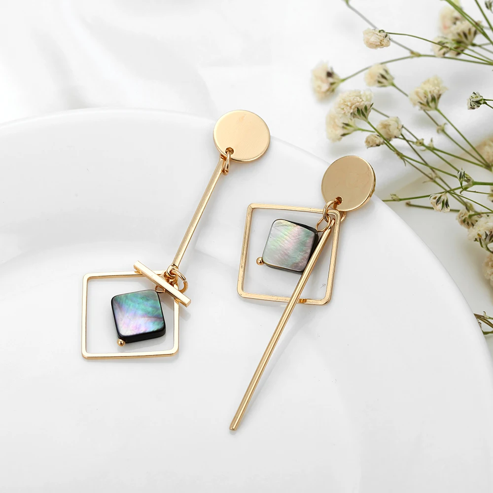 

Summer Girl Hanging Earrings Female Pearl Shell Resin Metal Pendant Earrings Punk Fashion Wedding Jewelry Gift OL Style