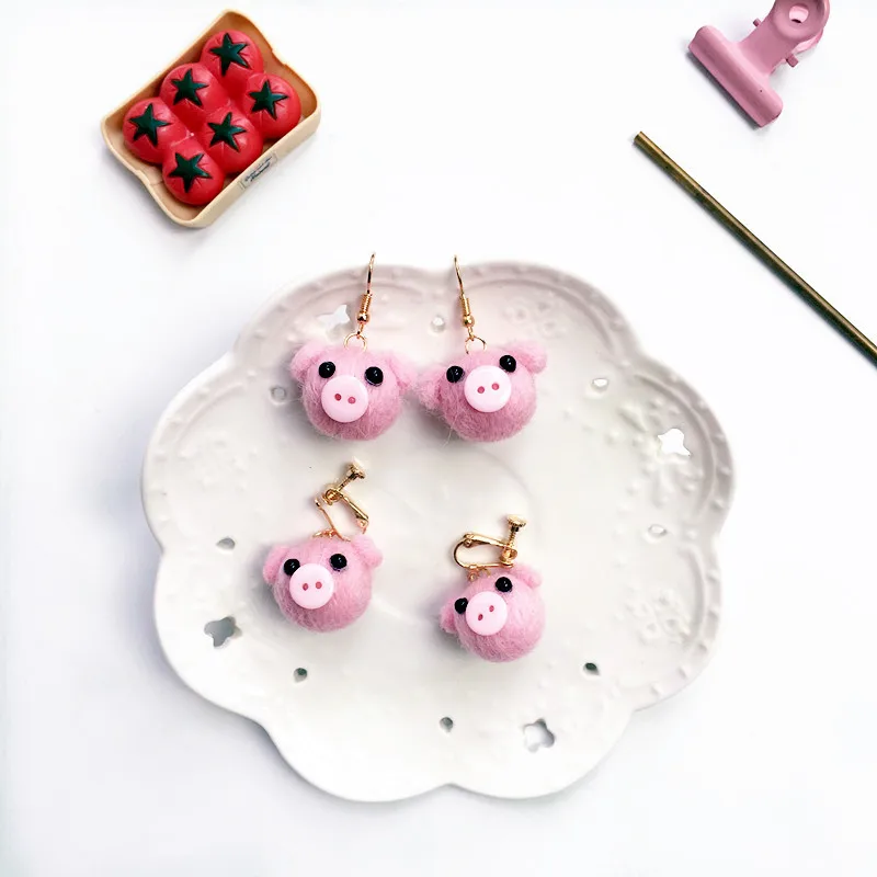 Уникальные серьги ручной работы с помпоном в виде милой розовой свинки, серьги с милыми мультяшными животными для женщин, забавные ювелирные изделия, подарок на год