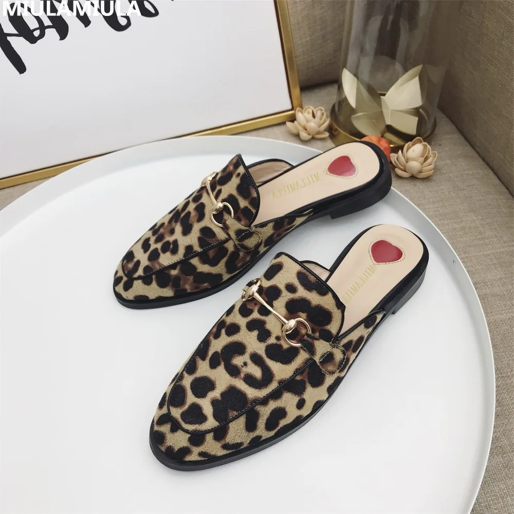 Koop MIULAMIULA Merk 2018 Sexy Luipaard Metalen Ketting Ronde Neus Plat Kudde Slippers Vrouw Schoenen Slip Op Loafers Muilezels Slippers 35 40