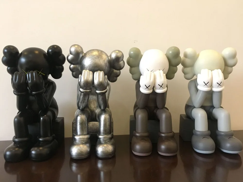 

28 cm Original fake KAWS COMPANION PASSING THROUGH Sitting Posture PVC Action Figure Collection Model Toys