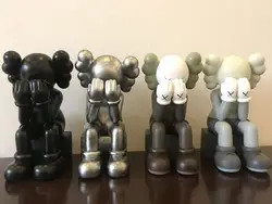 28 см оригинальные бутафорские фигурки Kaws COMPANION проходя через сидя Поза ПВХ фигурку Коллекция Модель игрушечные лошадки