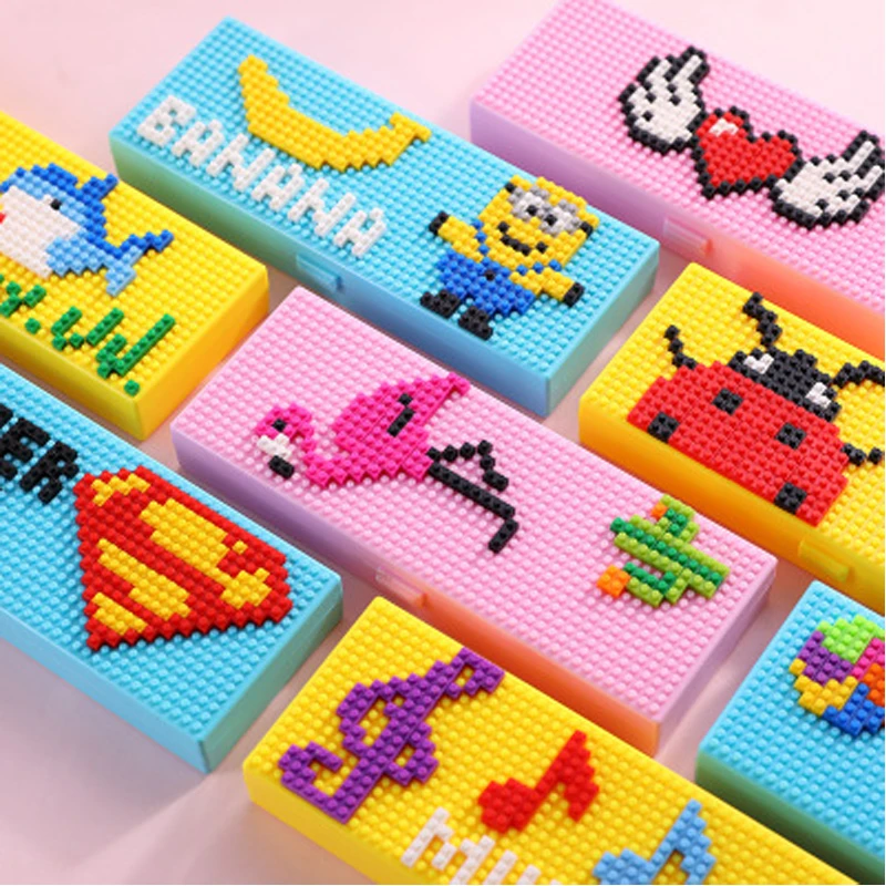 

DIY creative building blocks assembled cartoon pencil case pencil case primary school children pencil case as gifts for studying