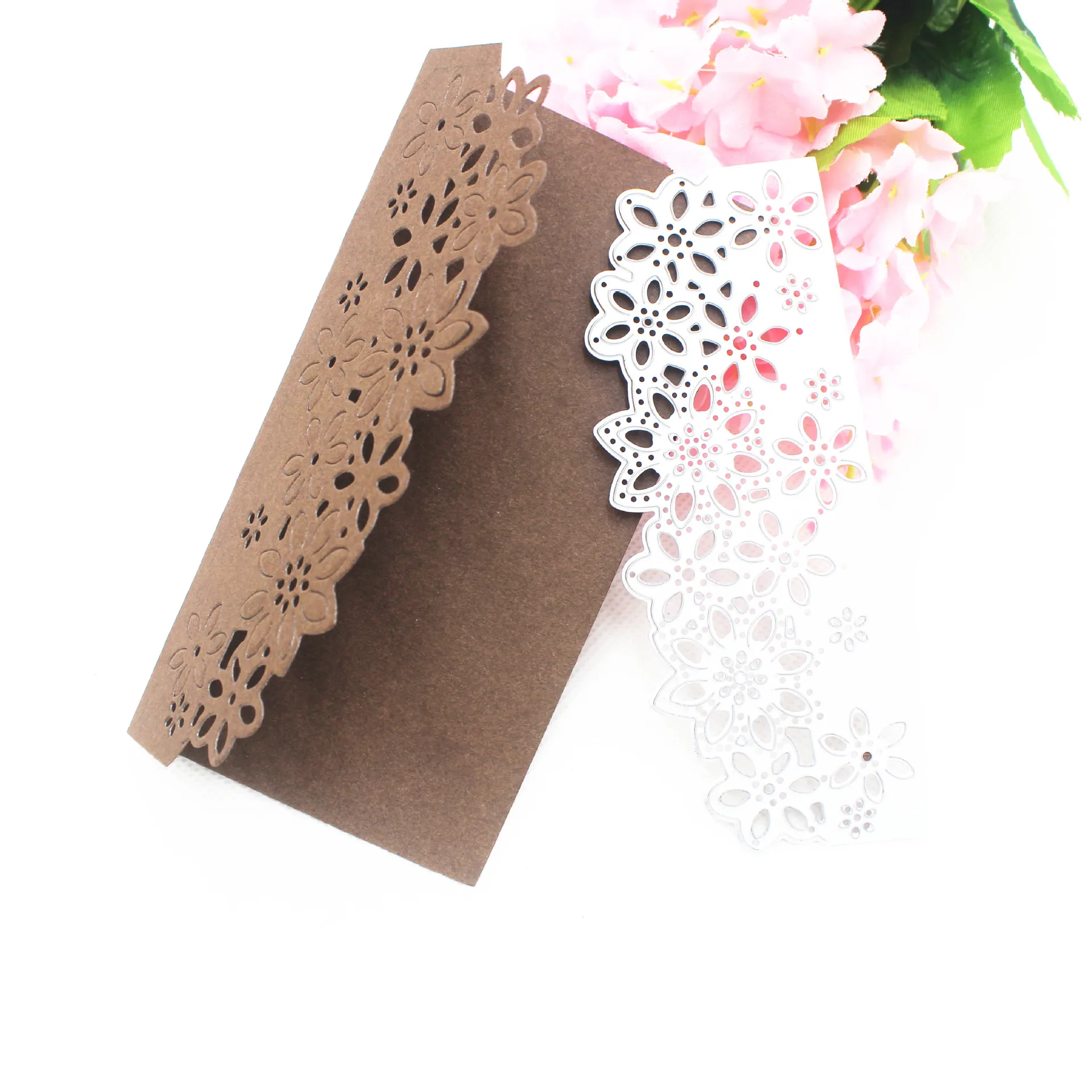

Flower Envelop Edge Lace Metal Cutting Dies Stencils for DIY Scrapbooking Photo Album Decorative Embossing DIY Paper Card