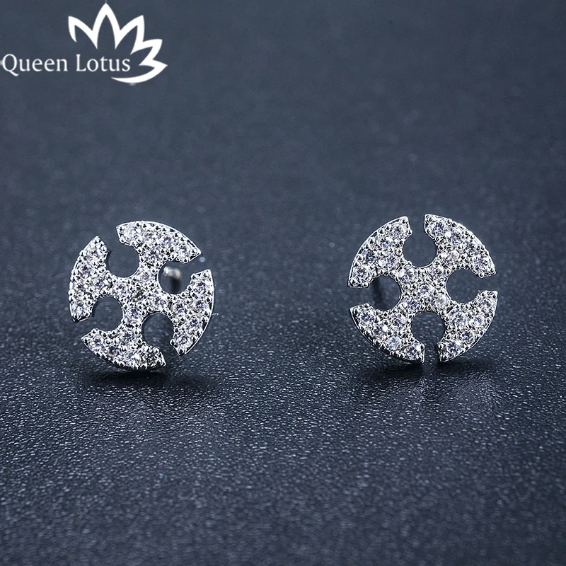 Женские серьги гвоздики Queen Lotus с фианитами класса ААА в стиле