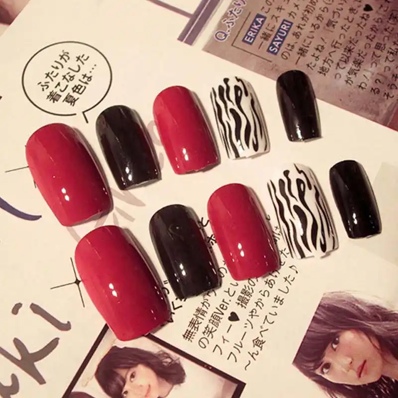 女性セクシーなワインレッドブラック色偽爪女性の新ファッション