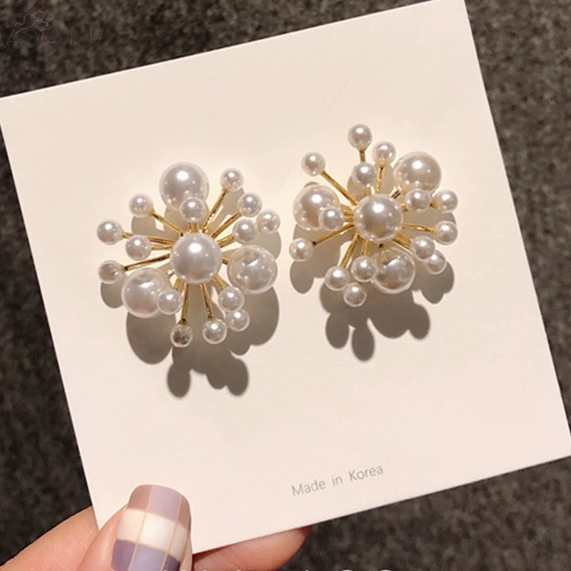 

AOMU 2019 New Design Gold Metal Line Big and Small Pearl Flower Fireworks Patchwork Big Earrings for Women Girl Party Gift