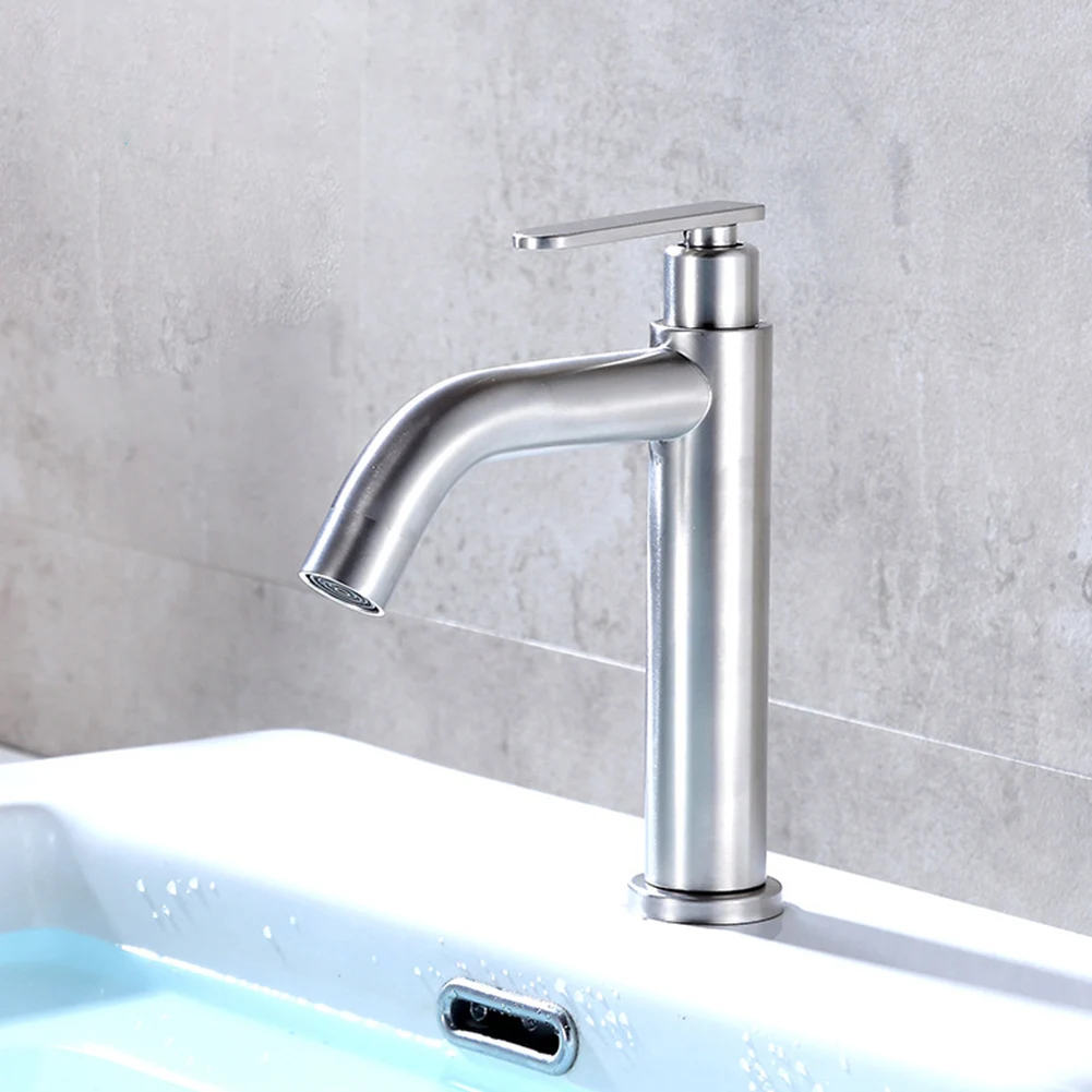 Baratos Grifo de lavabo montado en la cubierta de la cocina de un solo inodoro frío lavar de acero inoxidable manija útil del fregadero mezclador moderno grifo de agua Baño