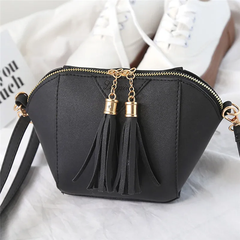 Women Fashion Handbag Tassel Shoulder Bag Small Tote Ladies Purse Convenient and simple bag casual fashion 0810 - Цвет: Черный