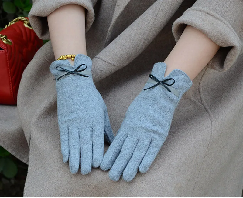 Women touch Mitten Gloves Winter Women Warm Cashmere Full Finger Leather Bow Gloves Wool Embroidery Touch Screen Gloves C23