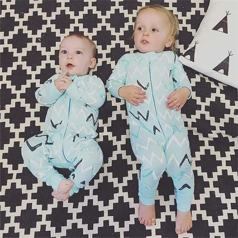 3589393223_1237798930