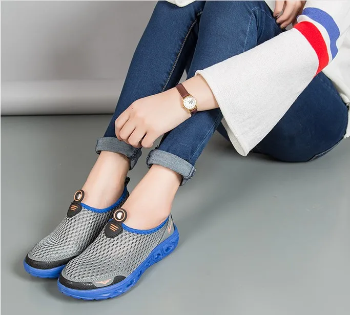 2018 New Mesh Slip-on Light Sport Shoes for Men Women Quick drying Trekking River Creek Shoes Neat Breathable Water Sneakers 